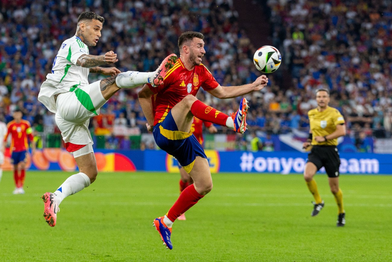 Walka Włochów z Hiszpanami w meczu grupowym Euro 2024