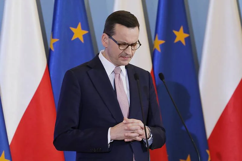 Zdaniem zespołu ekspertów Fundacji Batorego, efektem orzeczenia TK ws. zgodności prawa UE z Konstytucją wydanego po myśli Mateusza Morawieckiego może być... konieczność opuszczenia UE. Zdaniem zespołu ekspertów Fundacji Batorego, efektem orzeczenia TK ws. zgodności prawa UE z Konstytucją wydanego po myśli Mateusza Morawieckiego może być... konieczność opuszczenia UE
