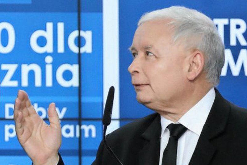 Jarosław Kaczyński zapowiedział w Sanoku świetlaną przyszłość dla zakładów Autosan.