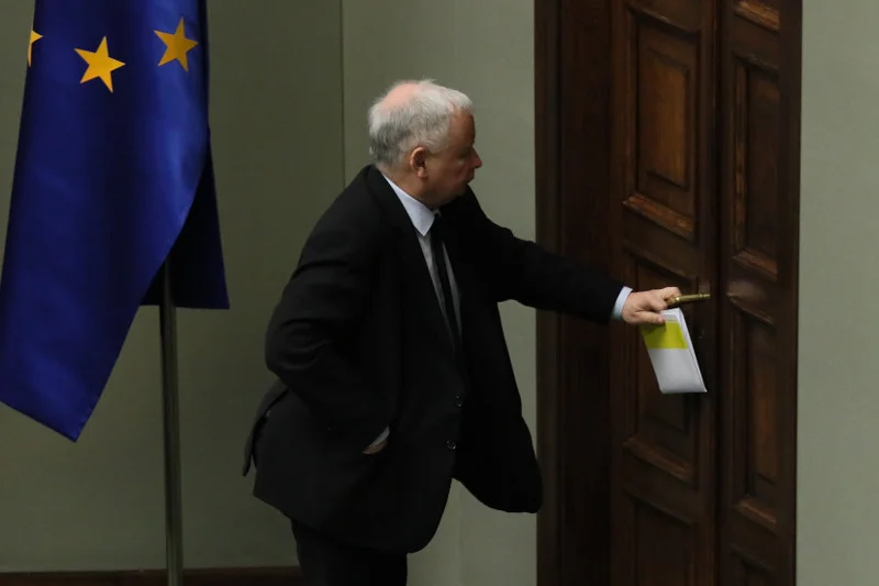 Jarosław Kaczyński spóźnił się na uczczenie minutą ciszy pamięci Pawła Adamowicza