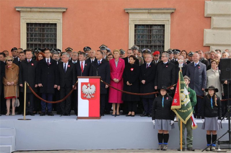 Prezydent Andrzej Duda przemawiał na Placu Zamkowym z okazji Święta Konstytucji 3 Maja.