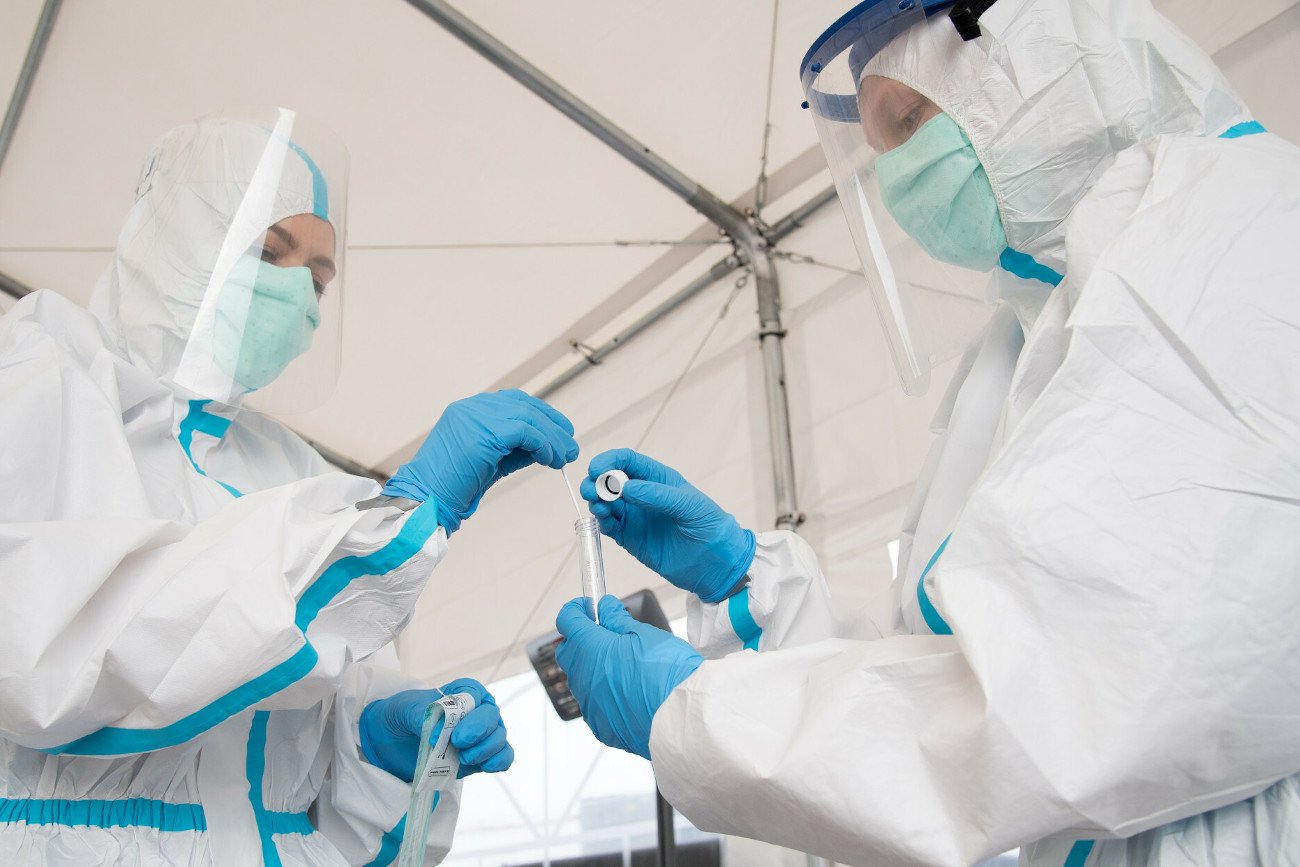 Nowy wariant koronawirusa, łączący w sobie cechy Delty i Omikrona, został zidentyfikowany na Cyprze.