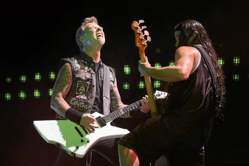 Na koncercie w Krakowie Metallica zagrała "Wehikuł czasu" grupy Dżem.