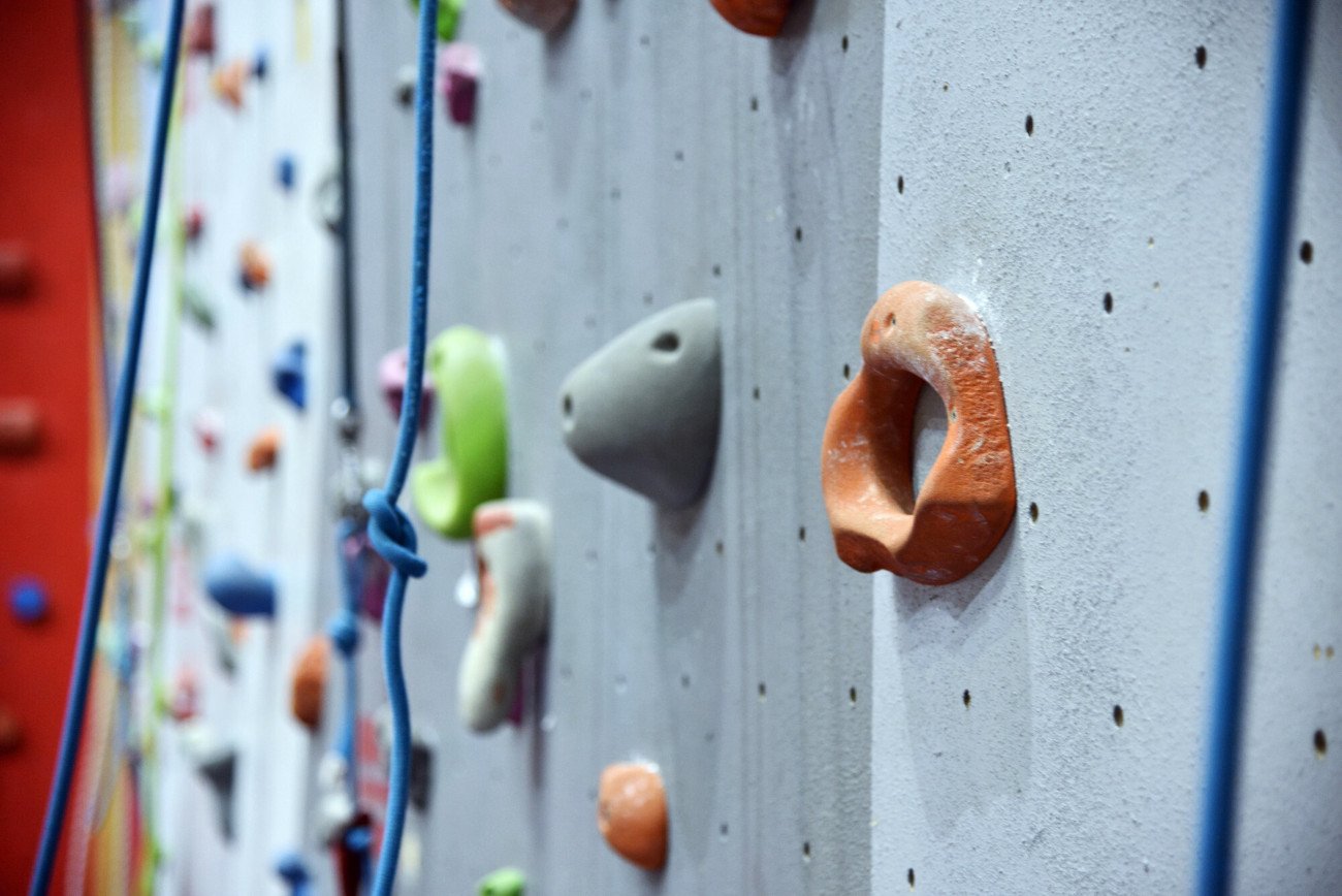 12-latka spadła ze ścianki wspinaczkowej w centrum rozrywki w Poznaniu.