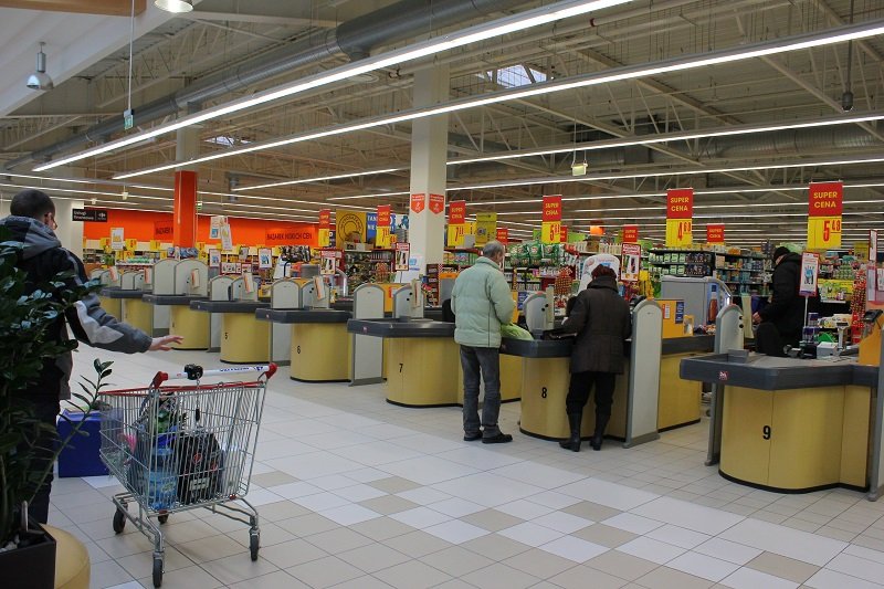 KPRM sama ujawnia absurdy nowych restrykcji ws. robienia zakupów.