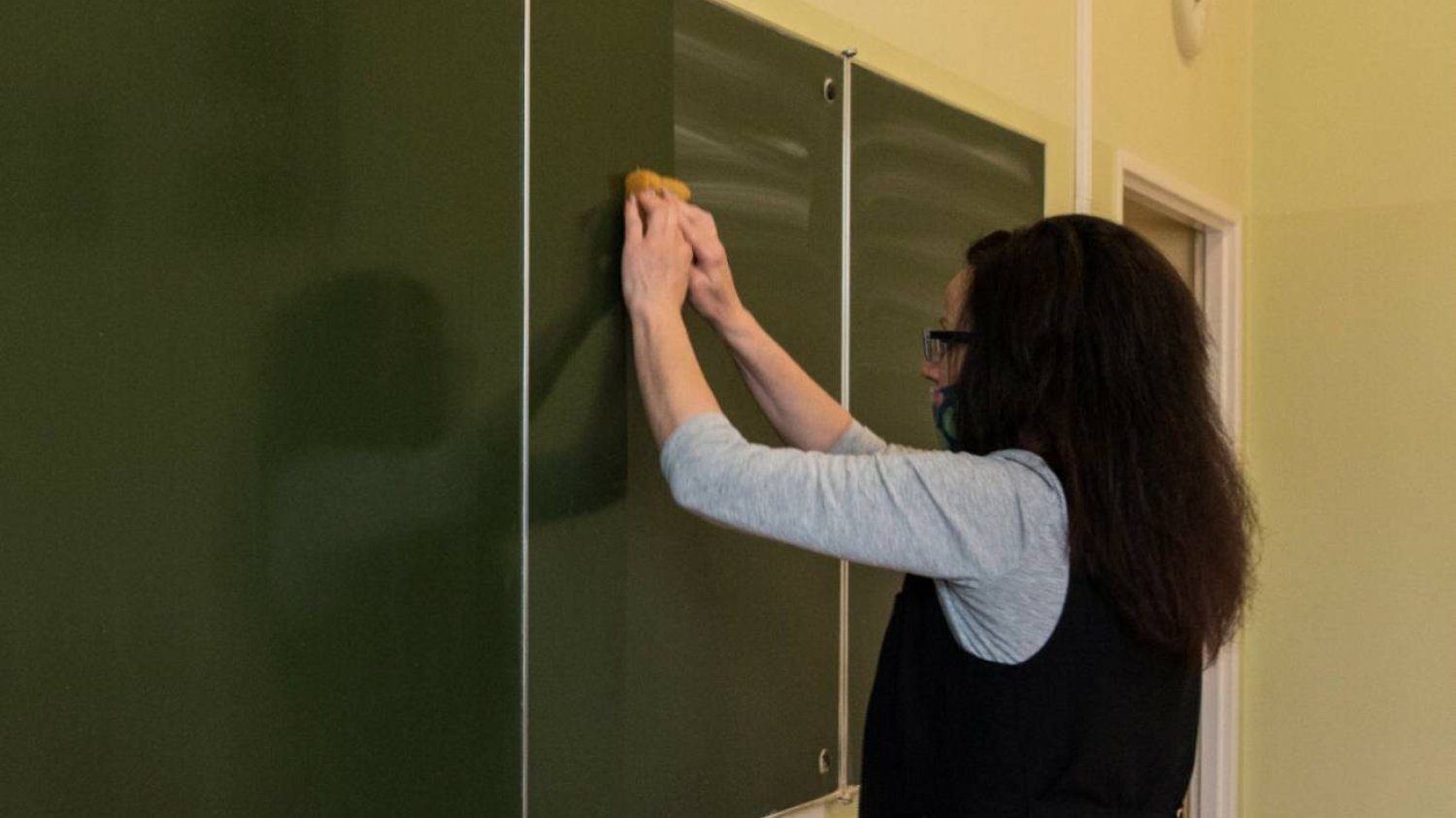 Ile zarabia nauczyciel? Polacy mówią, ile powinni zarabiać nauczyciele