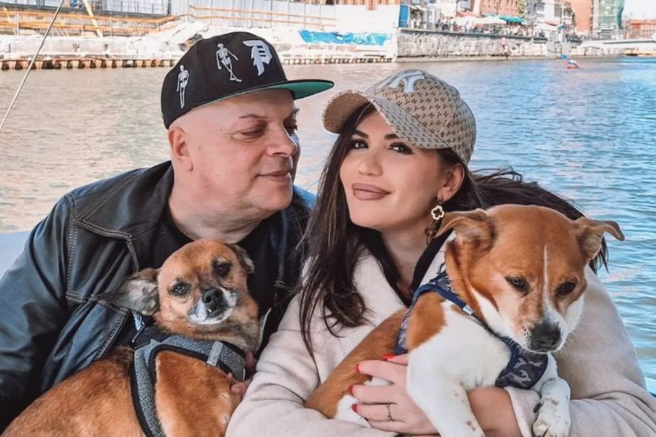 Krzysztof Skiba przygotowuje się do ślubu. Ukochana chwali się makijażem