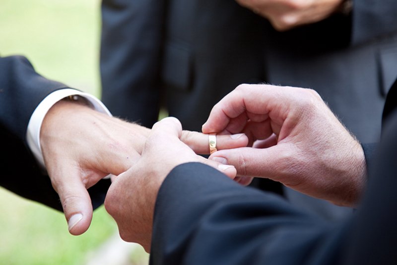 Po raz pierwszy w historii sędzia Sądu Najwyższego USA udzieliła [url=http://shutr.bz/17saPPi]ślubu homoseksualistom[/url].