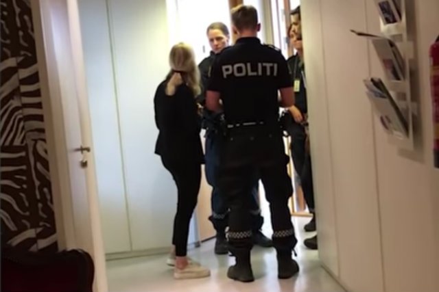 Internet obiegło nagranie, na którym widzimy jak norweska policja zmusza polskiego konsula Sławomira Kowalskiego do opuszczenia budynku.