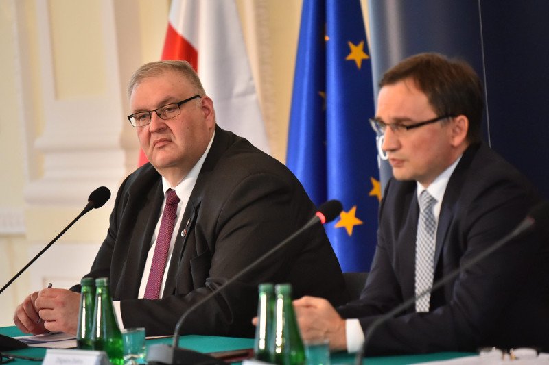 Prokuratorzy ze stowarzyszenia Lex super omnia kierują list otwarty do Prokuratora Krajowego Bogdana Święczkowskiego.