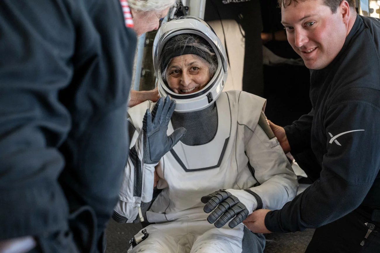 Dwója astronautów NASA przejdzie szczegółowe badania lekarskie, w związku z długim pobytem w kosmosie.