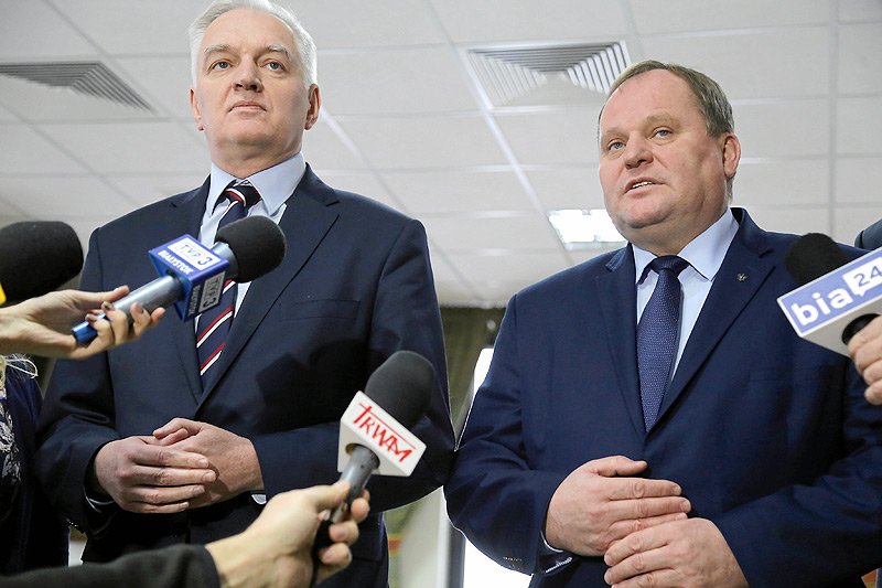 Mieczysław Baszko opuścił PSL, by wstąpić do Porozumienia Jarosława Gowina, które jest w koalicji rządzącej z PiS. Teraz nowi koledzy z "dobrej zmiany" mocno go jednak krytykują.