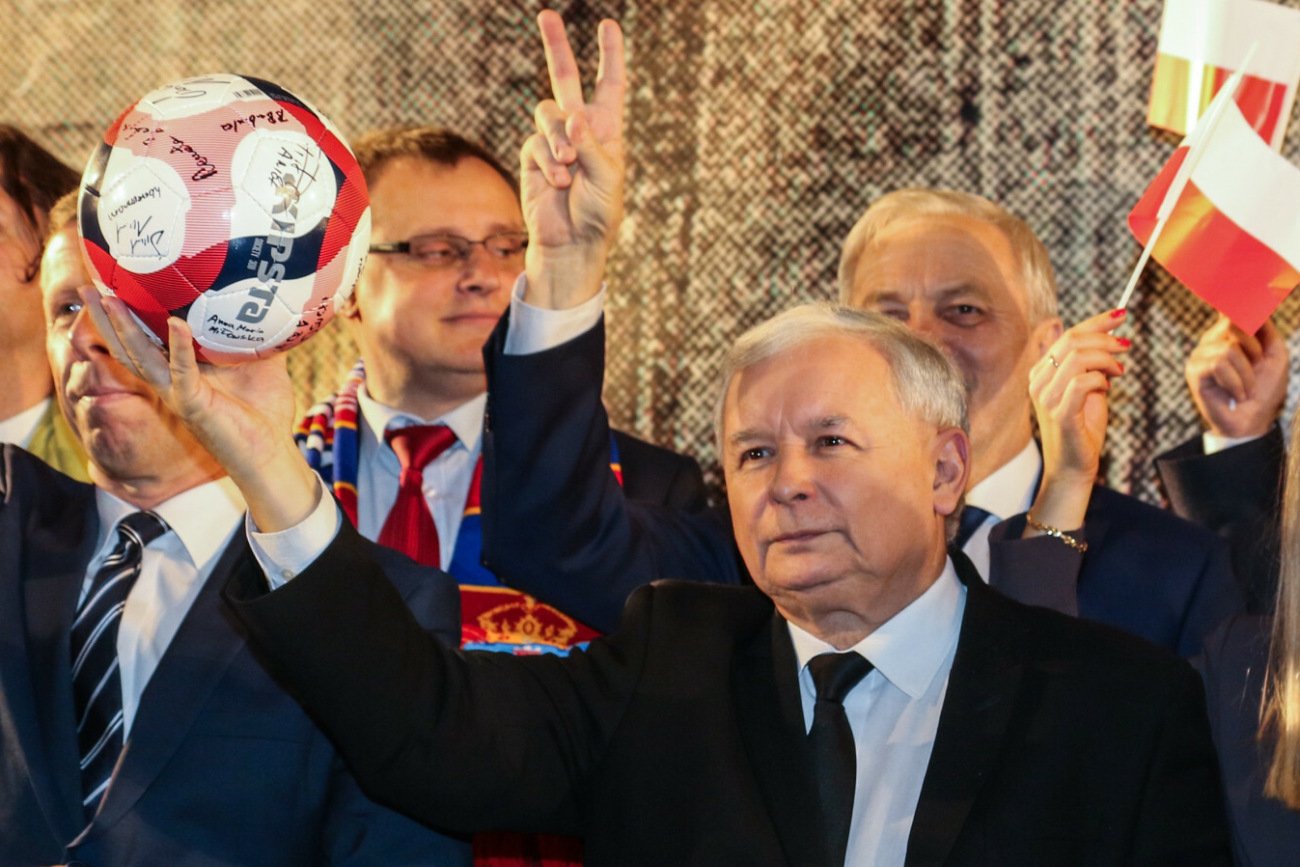 Jarosław Kaczyński podczas konferencji w Gliwicach odniósł się do szans polskiej reprezentacji na mundialu w Katarze. Jarosław Kaczyński podczas konferencji w Gliwicach odniósł się do szans polskiej reprezentacji na mundialu w Katarze.