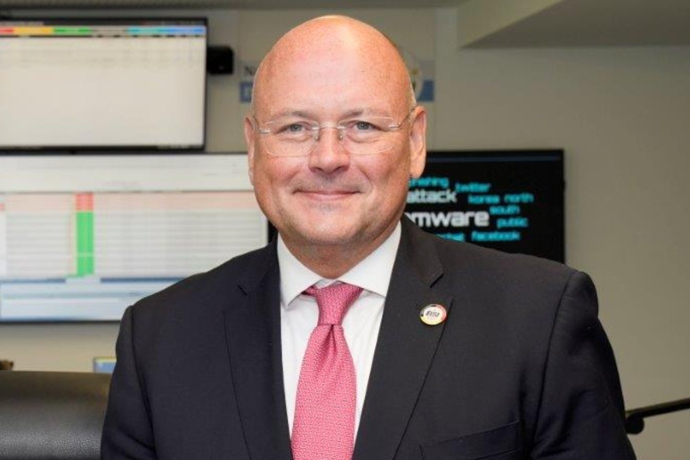 Minister spraw wewnętrznych Niemiec Nancy Faeser odwołała ze stanowiska Arne Schoenbohma.