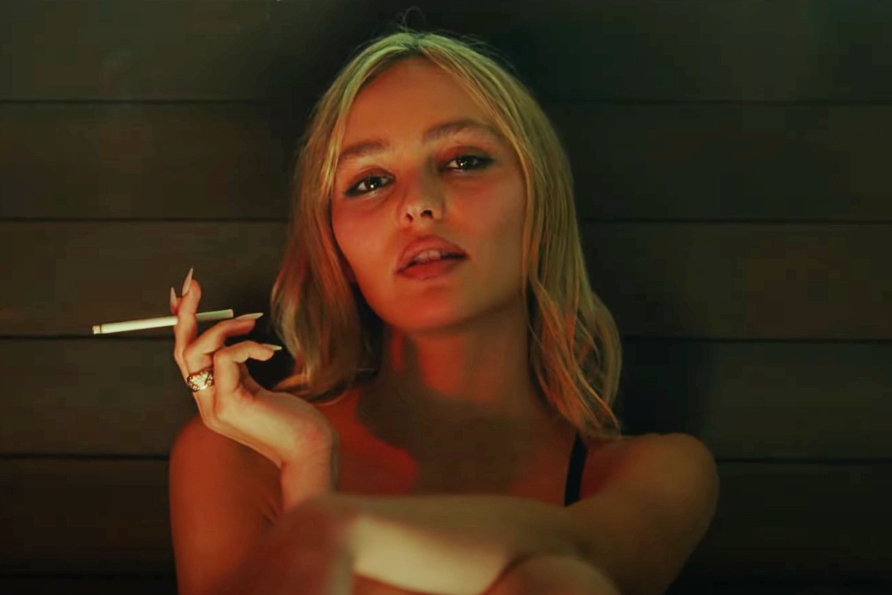 Lily-Rose Depp jako Jocelyn w serialu "Idol" Sama Levinsona.