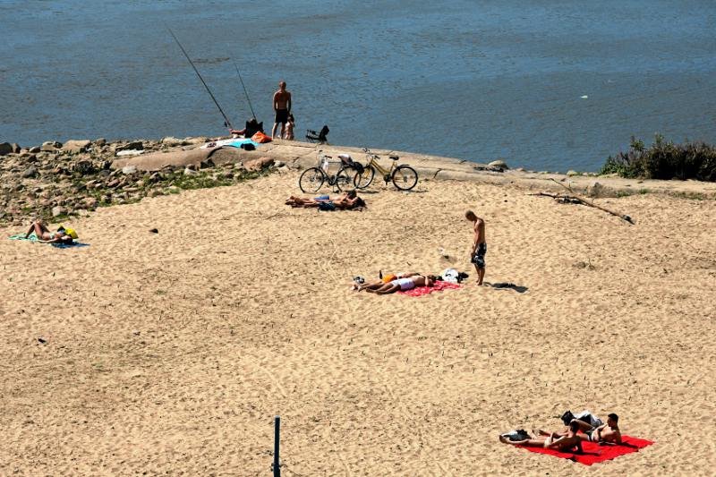 Plażowicze nad Wisłą
