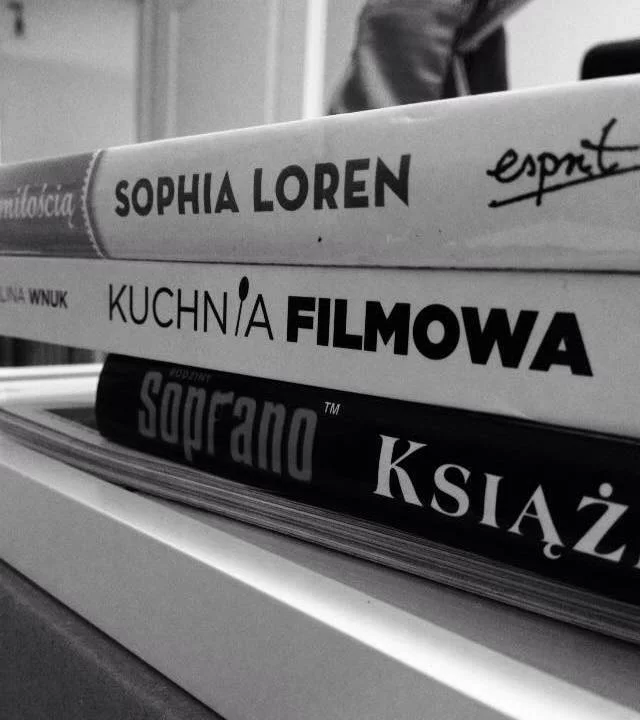 Książki kulinarne z filmowymi i serialowymi przepisami. "kuchnia filmowa", "Książka kucharska rodziny Soprano" oraz "W kuchni z miłością"
