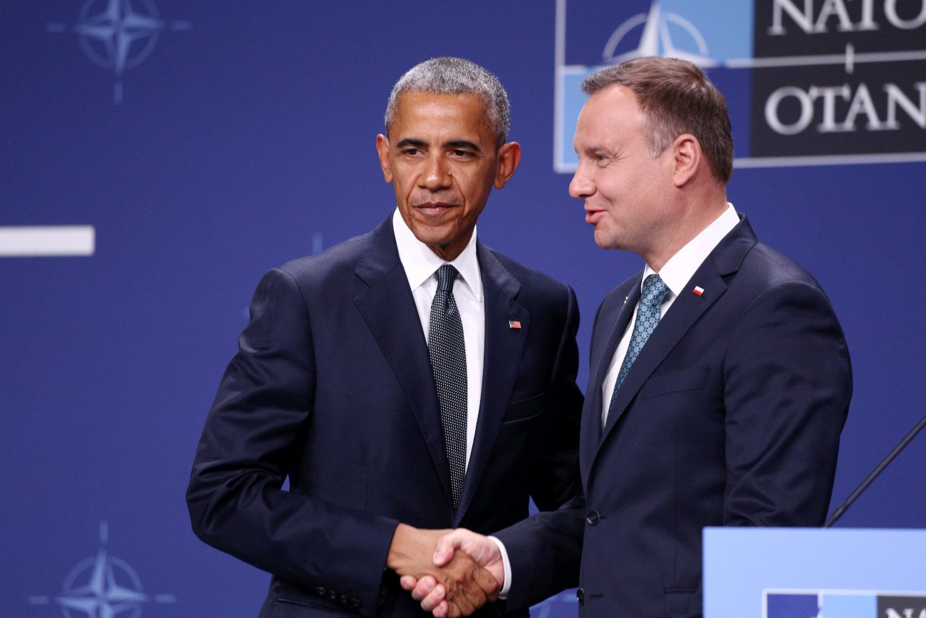 –10 lat temu były dobrze funkcjonującymi demokracjami, a stały się w gruncie rzeczy autorytarne – powiedział o Polsce i Węgrzech były prezydent USA Barack Obama.