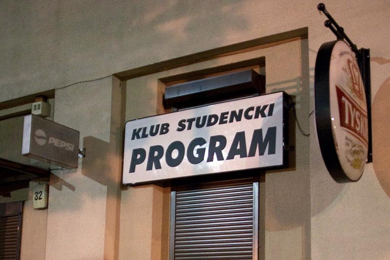 "Studencki" oznacza, obskurny i byle jaki?