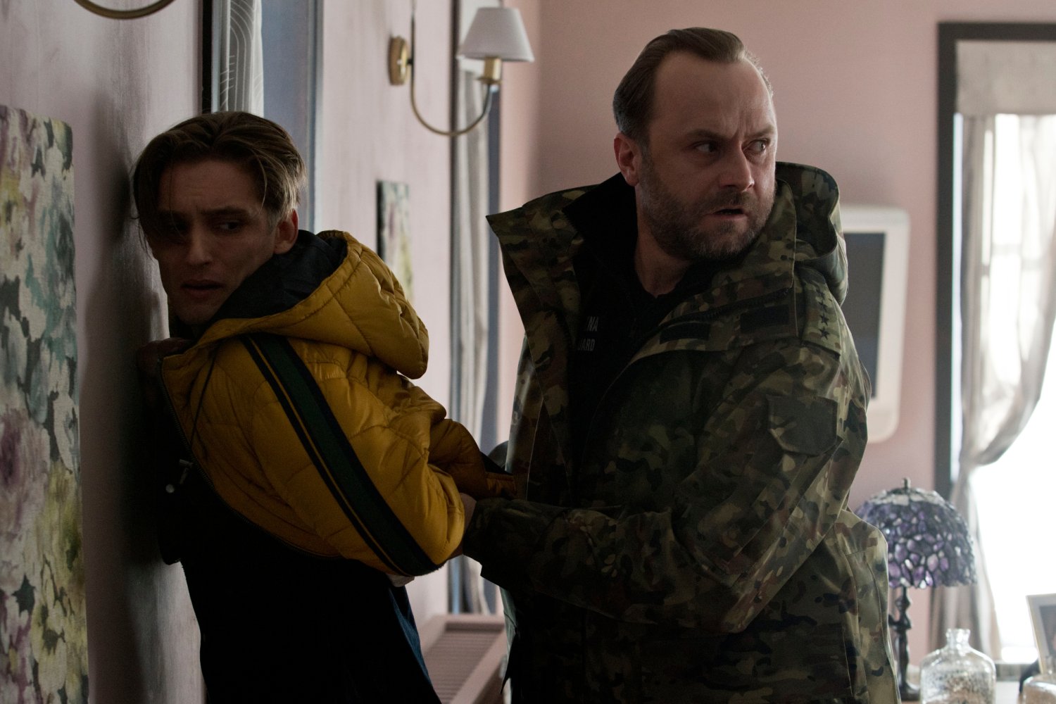 Wiktor Rebrow (Leszek Lichota) powraca w 3. sezonie "Watahy" do pracy w straży granicznej