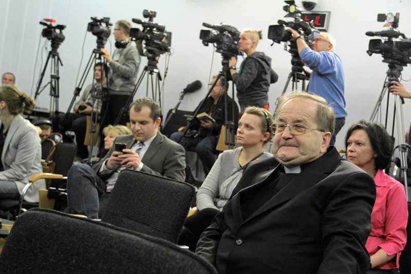 Co stało się z 68 milionami, które redemptoryści pożyczyli fundacji o. Rydzyka?