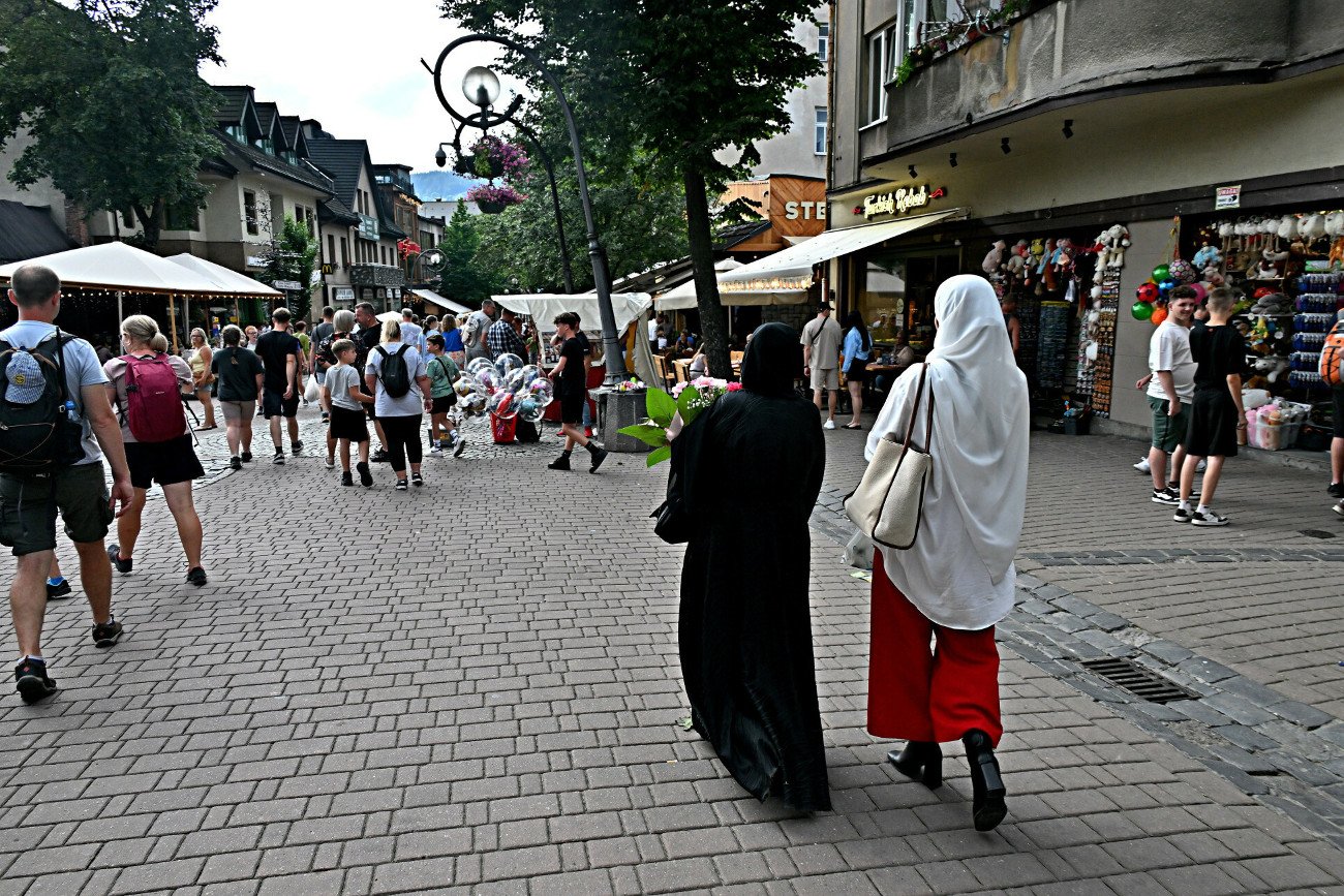 Kolejny sezon Zakopane przeżywa najazd turystów z krajów arabskich.