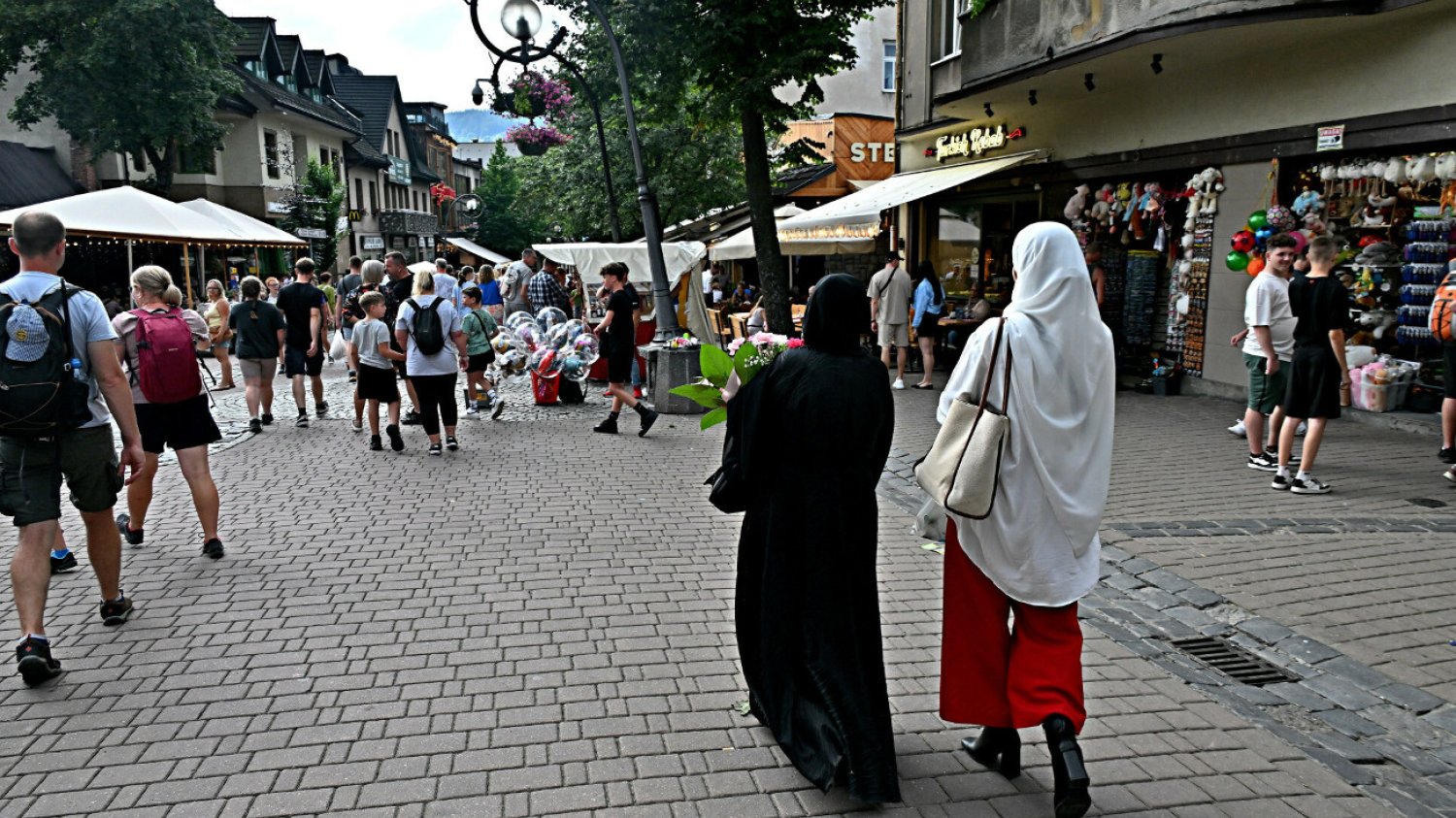 Kolejny sezon Zakopane przeżywa najazd turystów z krajów arabskich.