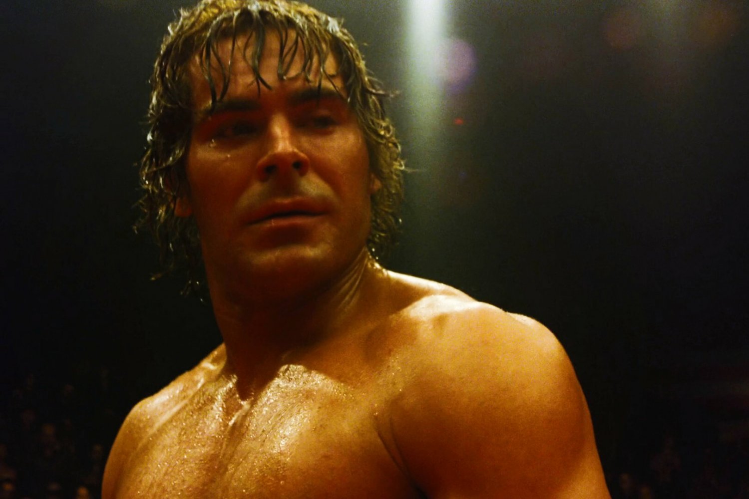 "Bracia ze stali" z Zakiem Efronem trafią w maju na VOD.