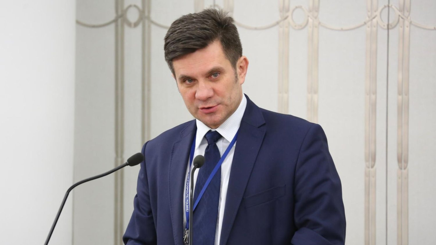 Jacek Włosowicz na mównicy