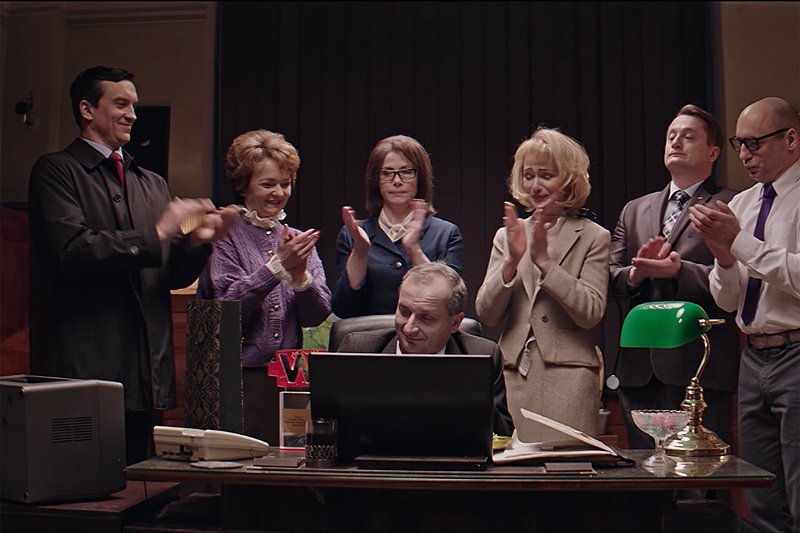 W internecie jest już 5. odcinek "Ucha prezesa". W całości premierowe odcinki odstępne jednak będą w płatnym serwisie Showmax.com.