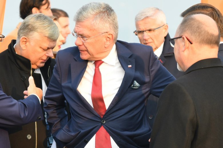 Cel podróży marszałka Karczewskiego nie wszystkim się spodobał