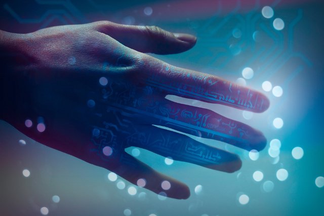 Szwedzkim pracownikom montowane są czipy pod skórą