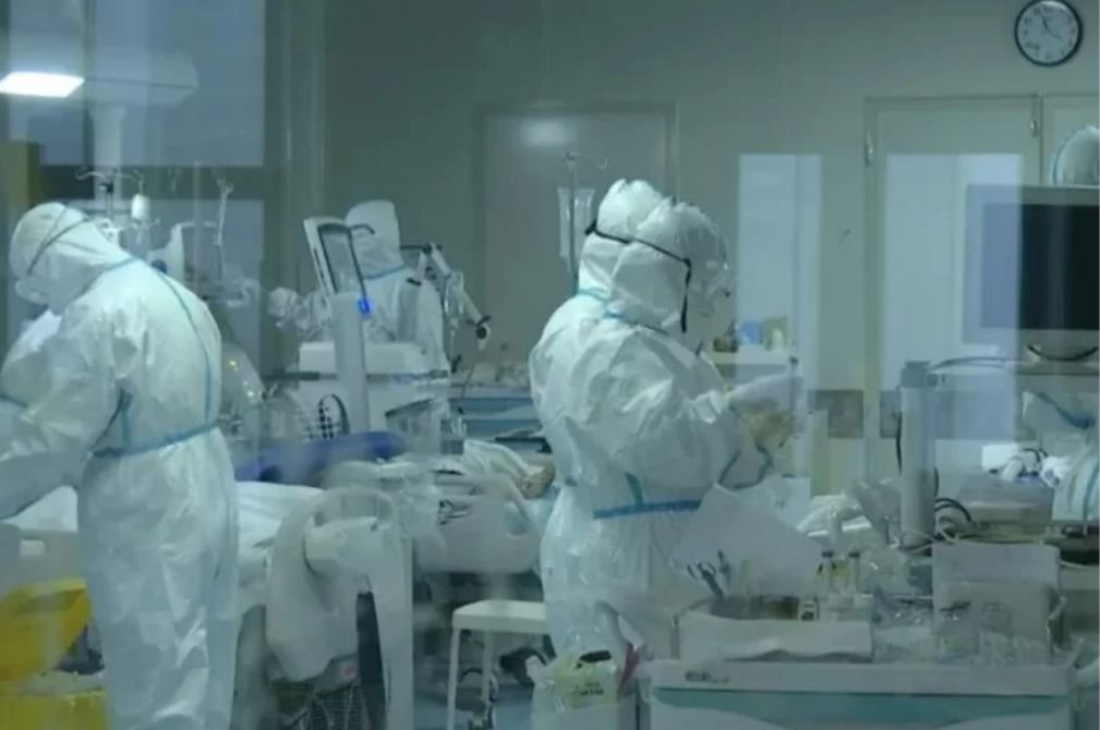 Główny epidemiolog w Szwecji Anders Tegnell przyznał w czwartek, iż w jego kraju spada liczba nowych zakażeń COVID-19.