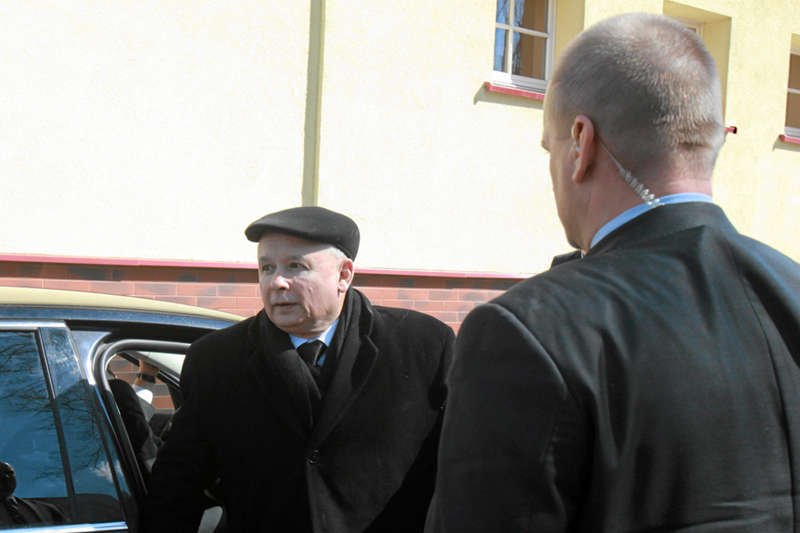 Czemu podatnicy muszą płacić 1,1 miliona złotych rocznie za ochronę Jarosława Kaczyńskiego?