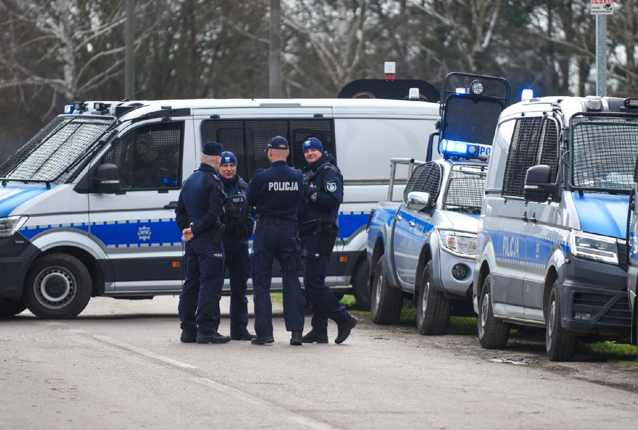 Narewka. Policja z zakazem wstępu na siłownię. Wójt tłumaczy decyzję.