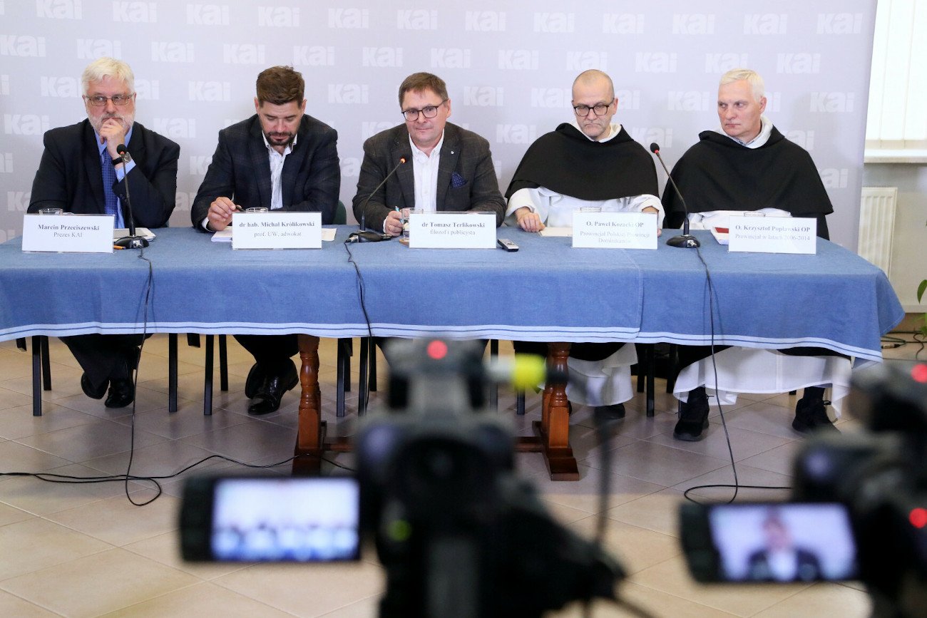 Co zawiera raport ws. działalności dominikanina Pawła M.? Sprawdzamy.