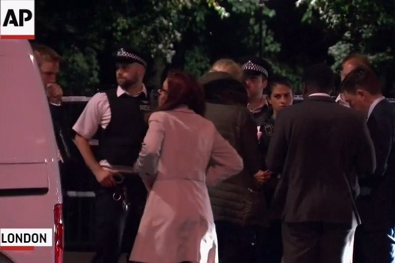 19-latek zaatakował w centrum Londynu. Nie żyje jedna osoba, pięć jest rannych.