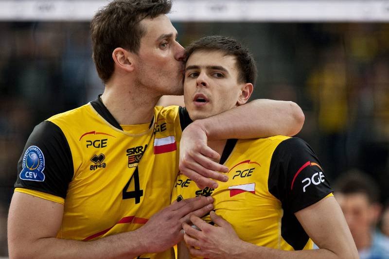 PGE Skra Bełchatów to prawdziwy siatkarski hegemon. Zdobyła już siedem tytułów Mistrza Polski. Na zdjęciu (od lewej) Daniel Pliński i Mariusz Wlazły.