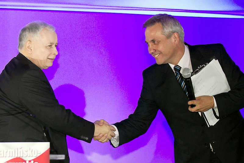 Bez prawa jazdy posłowi Jerzemu Szmitowi z pewnością trudniej będzie robić kampanię na jego Warmii i Mazurach.