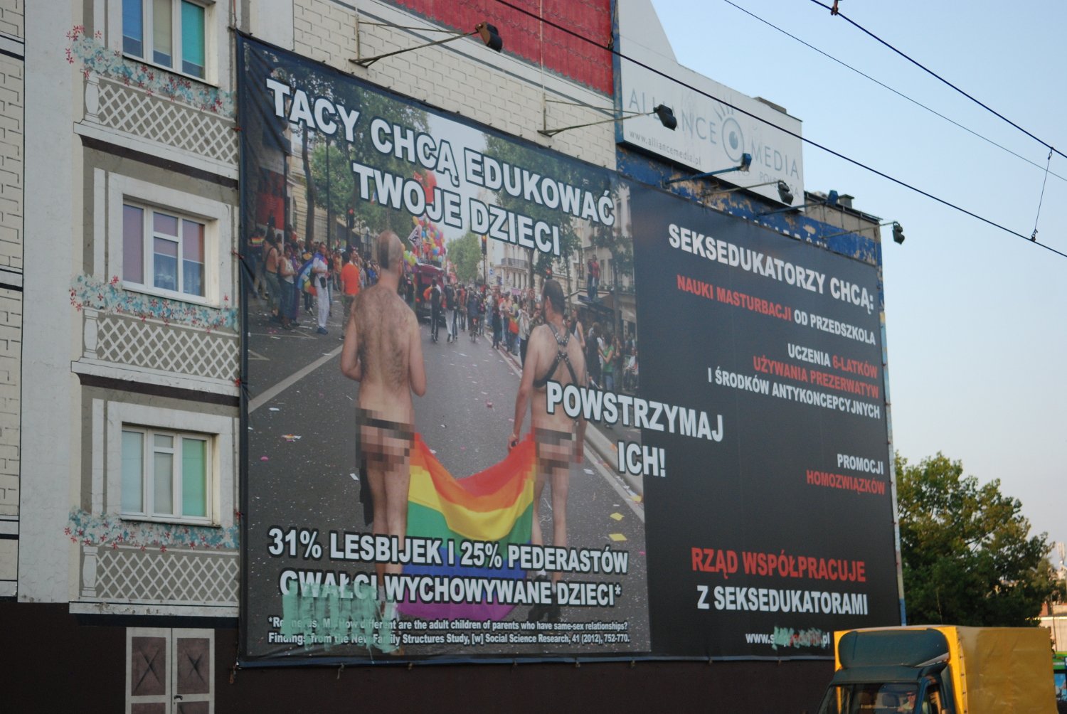 Skandaliczny banner przy Rondzie Śródka