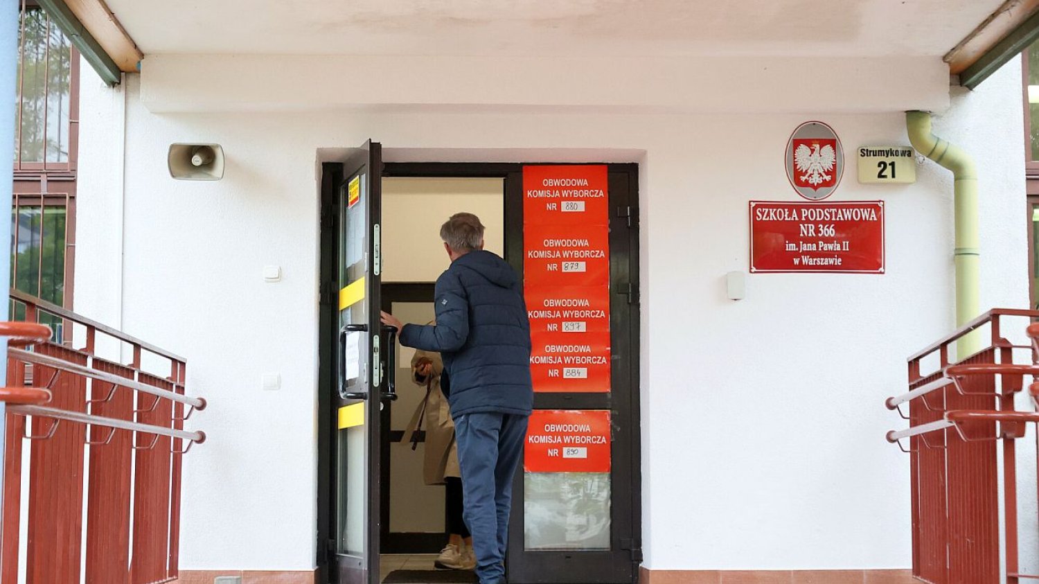 Wybory się rozpoczęły. Do tej pory mieliśmy (tylko i aż) kilkadziesiąt naruszeń ciszy wyborczej