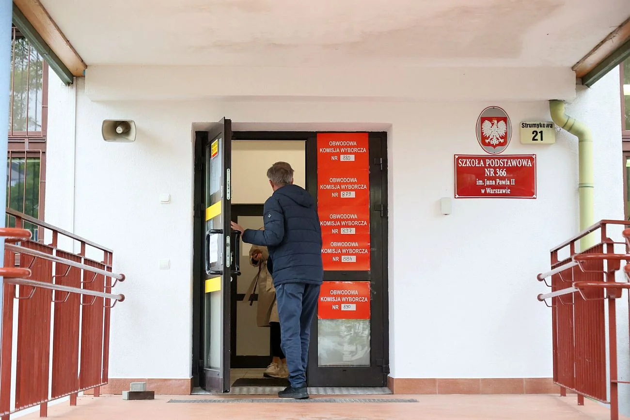 Wybory się rozpoczęły. Do tej pory mieliśmy (tylko i aż) kilkadziesiąt naruszeń ciszy wyborczej