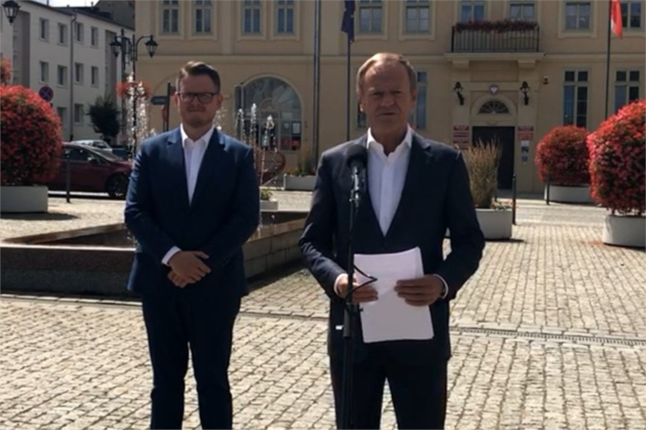 Robert Waraksa – nowy burmistrz Olsztynka i szef PO Donald Tusk