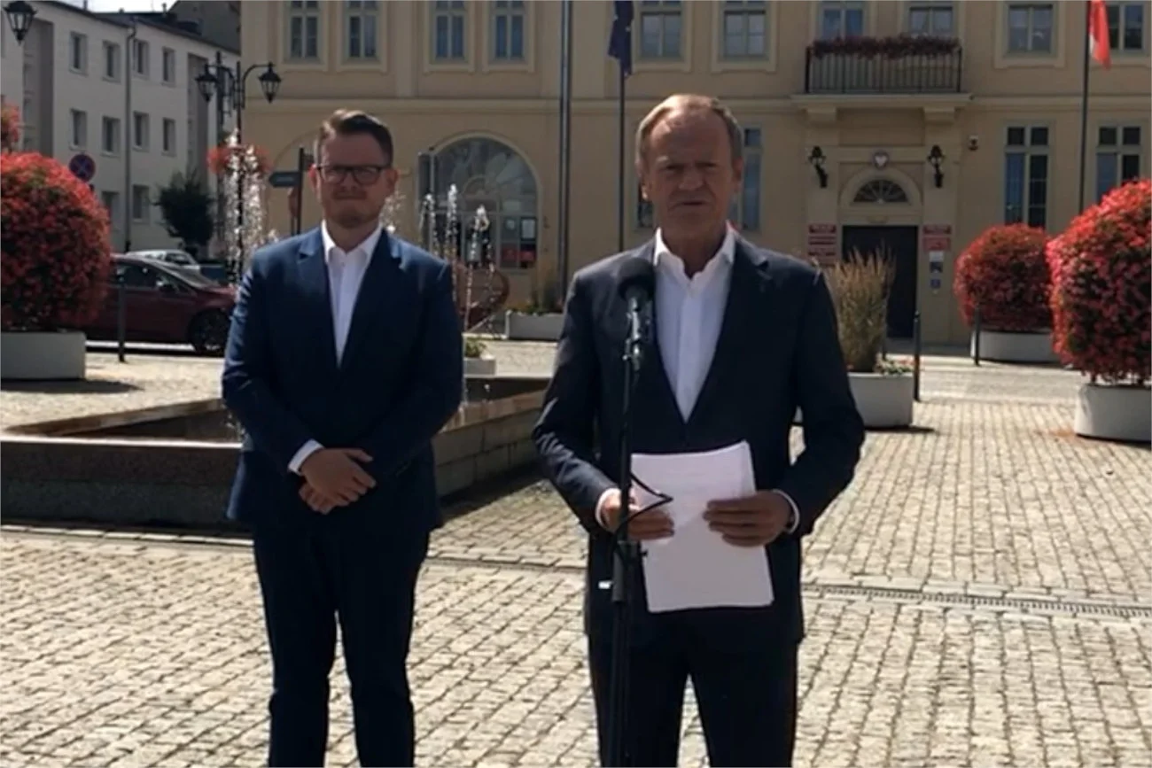 Robert Waraksa – nowy burmistrz Olsztynka i szef PO Donald Tusk