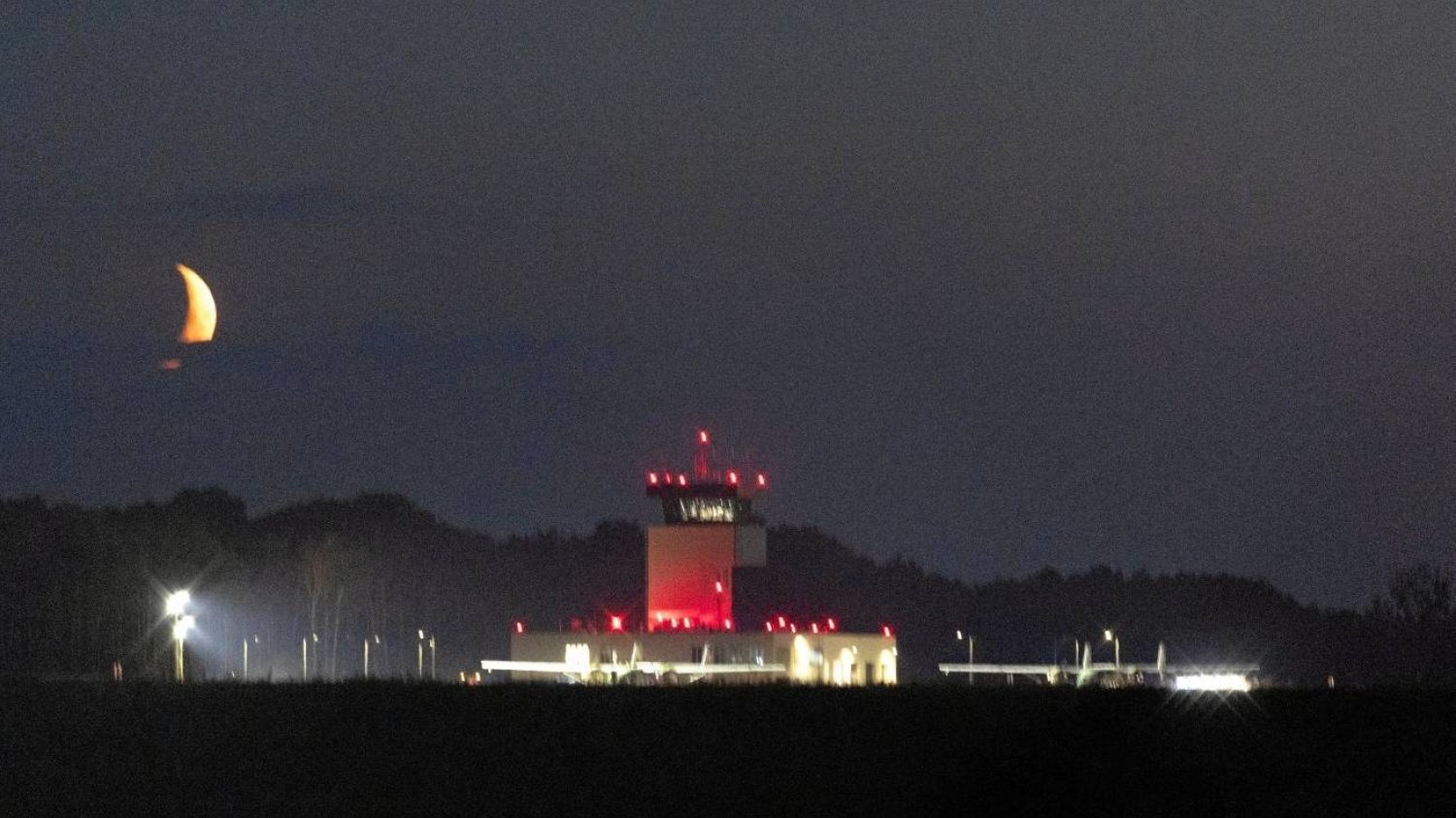 Wojsko Polskie żegna Macieja "Slaba" Krakowiana. "Ogromna strata dla żołnierskiej wspólnoty". Wojsko wydało komunikat. ws. katastrofy F-16. Tak pożegnano Krakowiana.