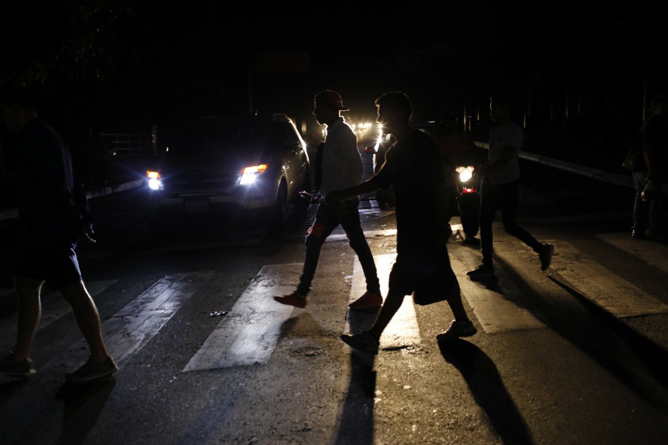 Całkowity zanik prądu jest realny także w Polsce.