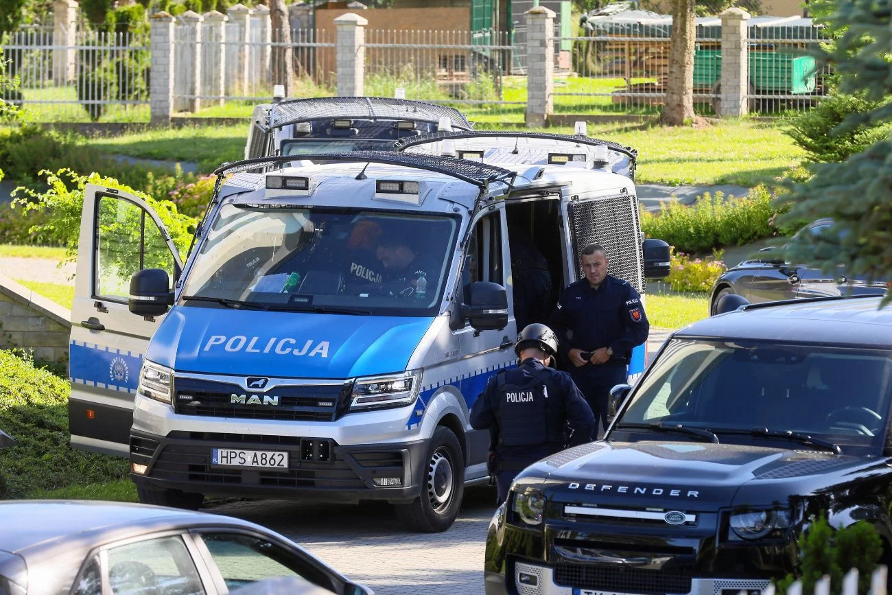 Policja odpowiada na plotki ws. ataku maczetą w Sosnowcu. Wskazano narodowość napastnika. Policja odpowiada na plotki ws. ataku maczetą w Sosnowcu. Wskazano narodowość napastnika.