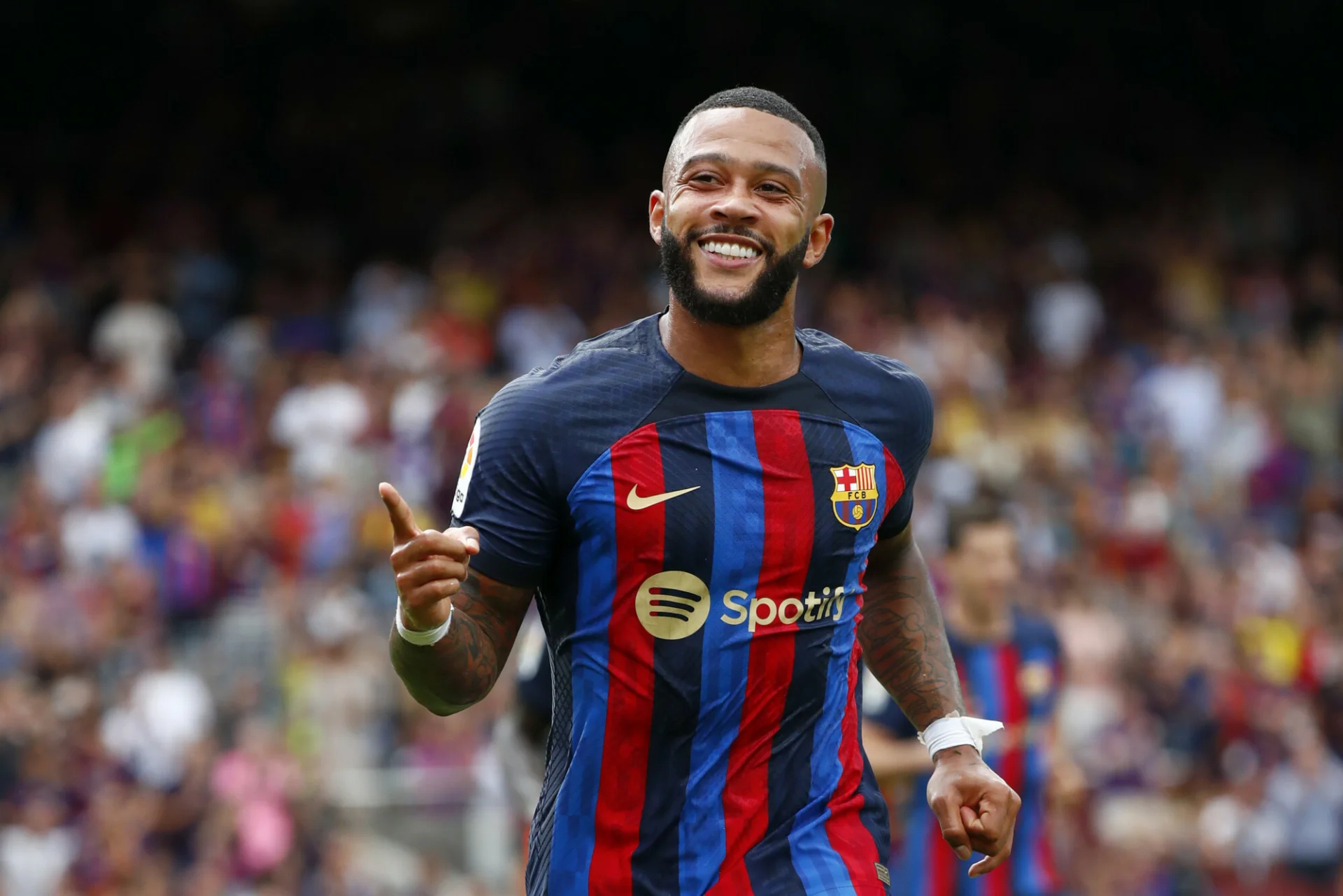 Wielki rywal "Lewego" jednak odchodzi z Barcelony. Wzmocni jej wielkiego konkurenta