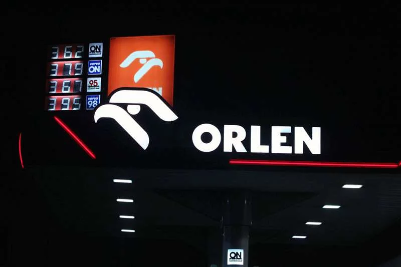 Orlen podpisał umowę z Rosnieftem na 46 miliardów złotych