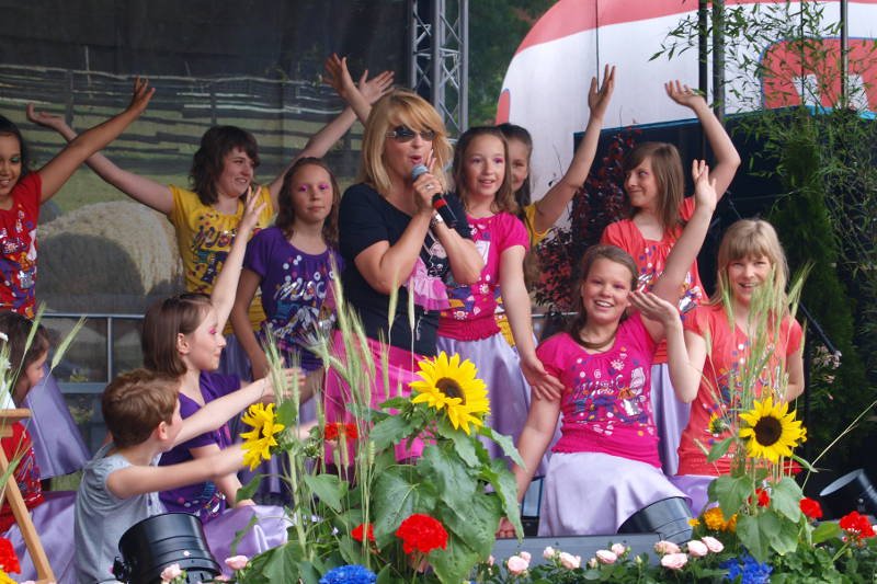 Majka Jeżowska podczas koncertu